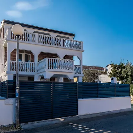 Jurcevic Apartment Vir